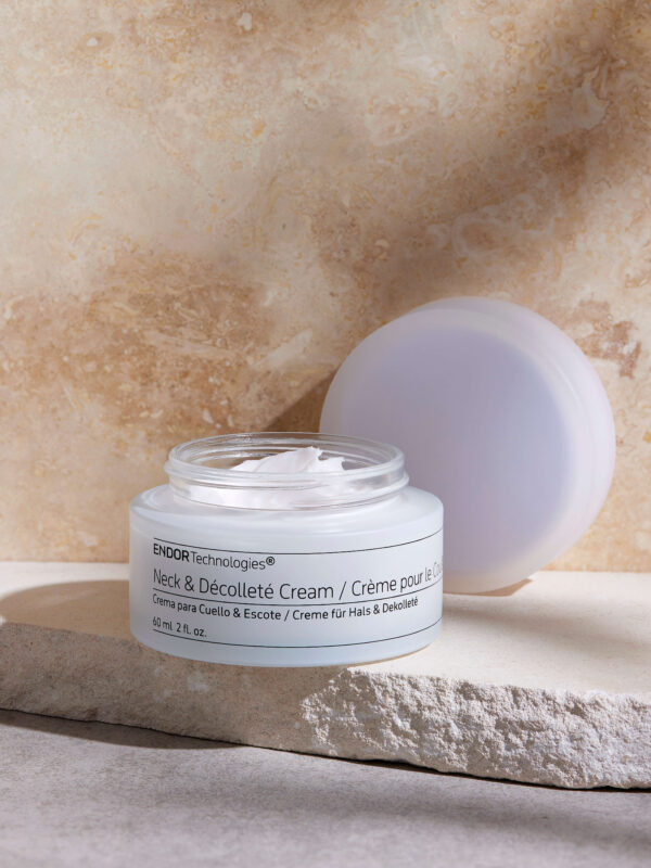 Neck & Décolleté Cream for Firming and Smoothing by elénzia