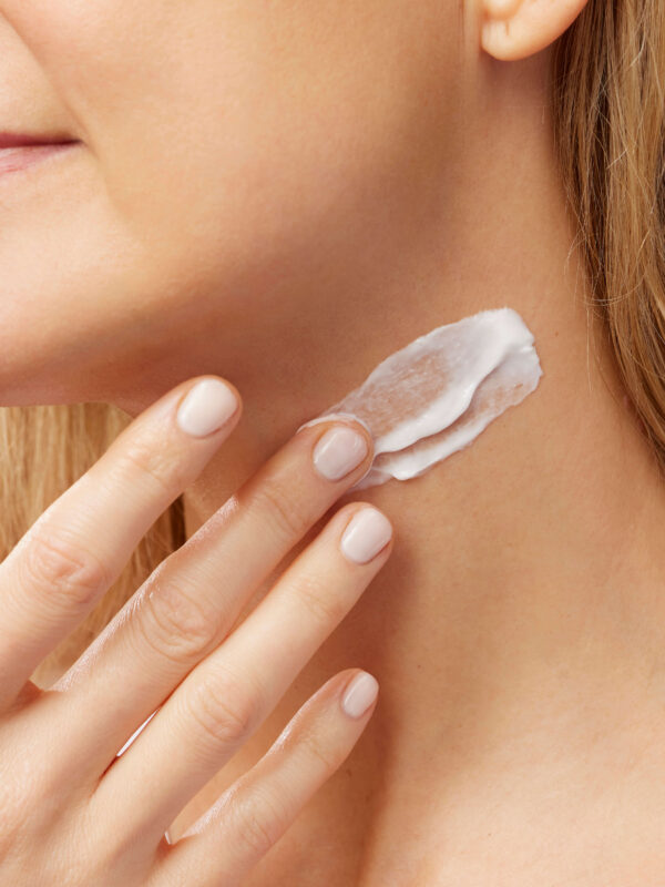 Neck & Décolleté Cream for Firming and Smoothing by elénzia